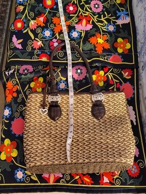 Like New Brighton Classic Woven Straw Tote Bag with Brown Leather Trim